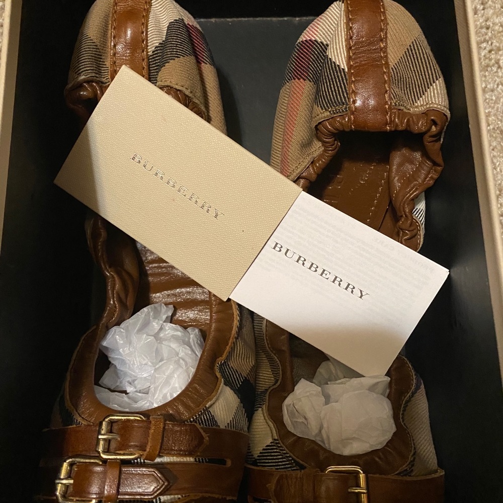 BURBURY SHOES - Picture 3 of 5